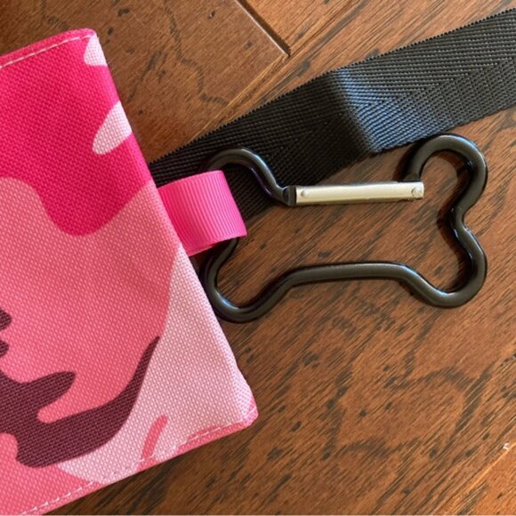 Dog leash with pouch - Picture 3 of 7